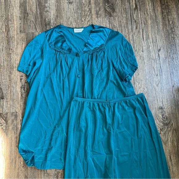 Vintage Vanity Fair Turquoise Short Sleeve Button Down & Pant Pajama Set Medium - Picture 1 of 7